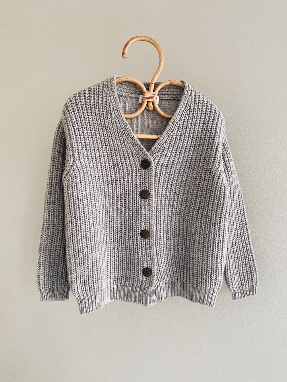 lalaby_chicago_cardigan_yak_cashmere_grey_01_web.jpg